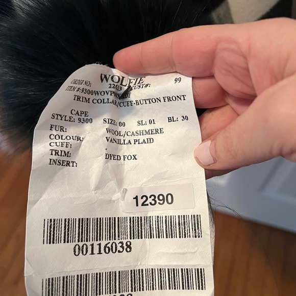 Wolfie Cashmere Fur Cape - Picture 2 of 6